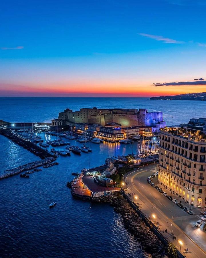 "Dint E Viche E Napule" Guest House Naples Luaran gambar
