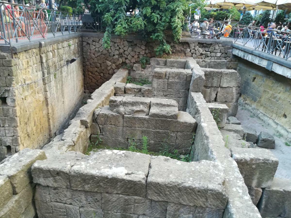 "Dint E Viche E Napule" Guest House Naples Luaran gambar