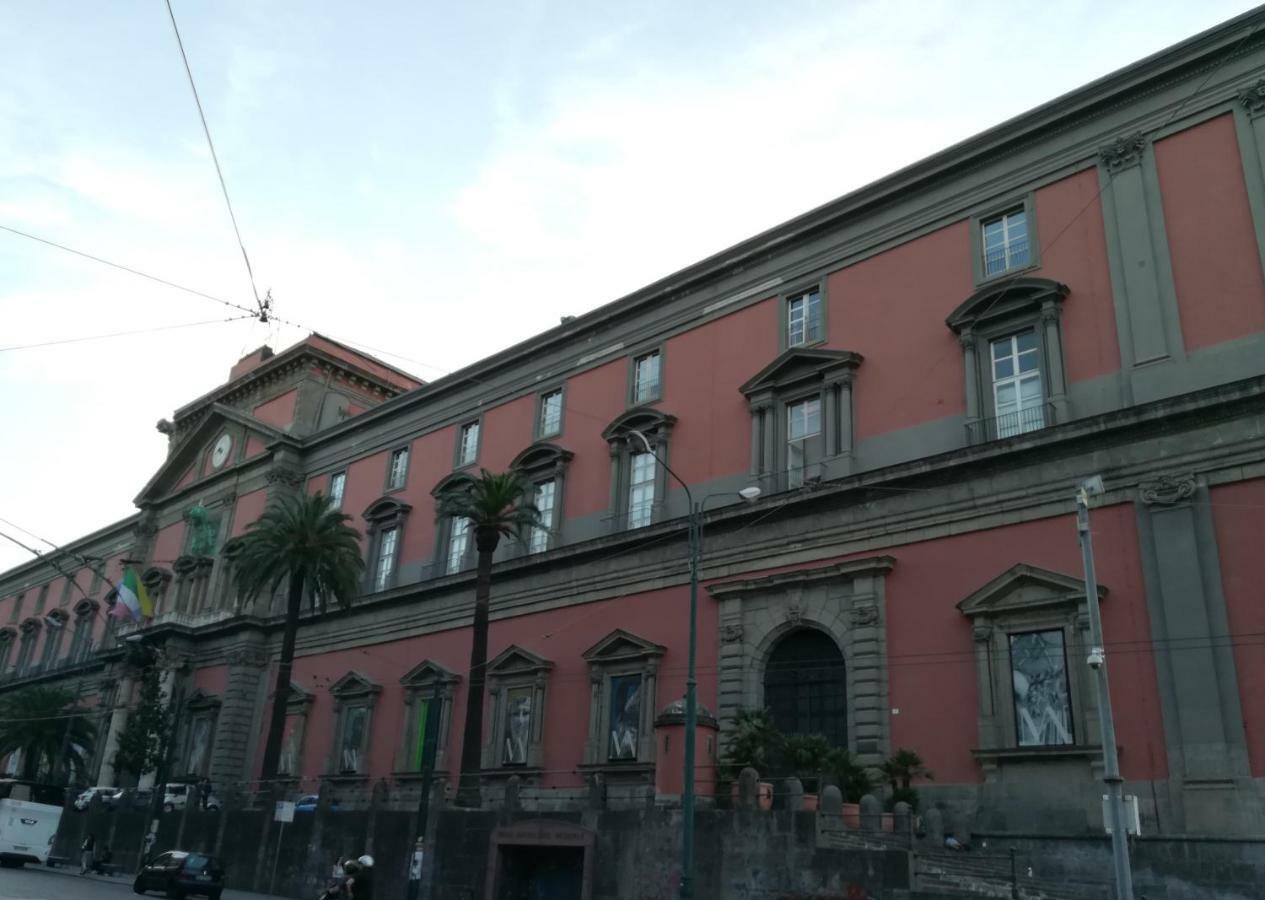"Dint E Viche E Napule" Guest House Naples Luaran gambar