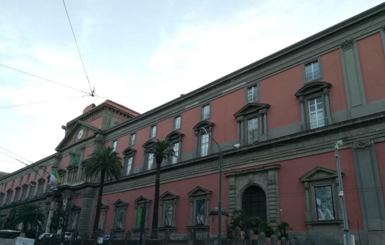 "Dint E Viche E Napule" Guest House Naples Luaran gambar
